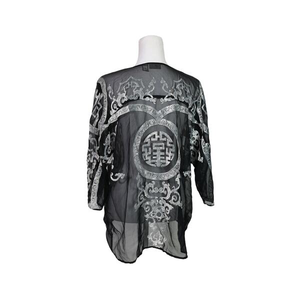 Traveler's by Chico's Shear black bouse top size large 2 all over pattern - Picture 4 of 6